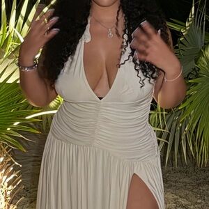 PrettyLittleThing Ivory Vacation Maxi Dress